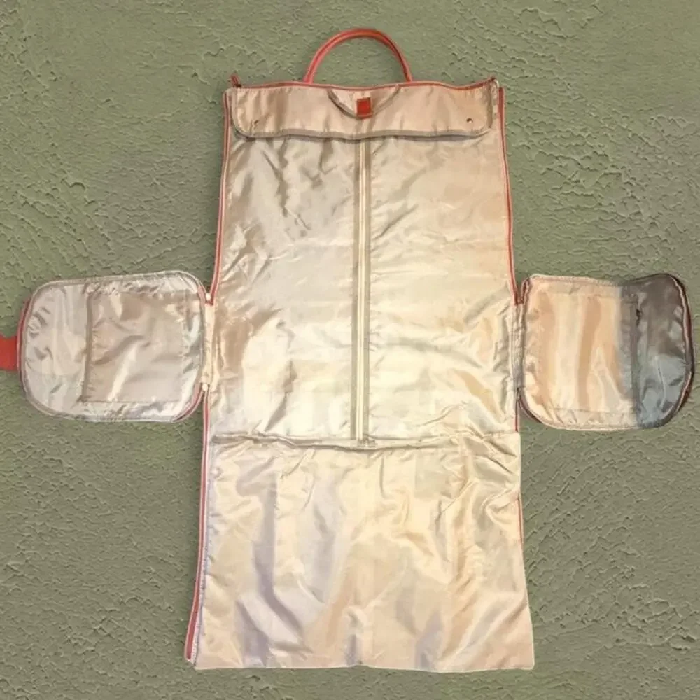 Luschy convertible garment